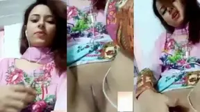 Beautiful Paki RJ Seher masturbating & orgasming on Urdu vc