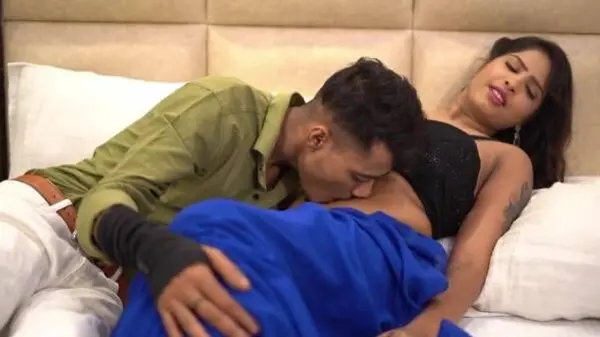 Young guy books sexy Mumbai whore and fucks whole night