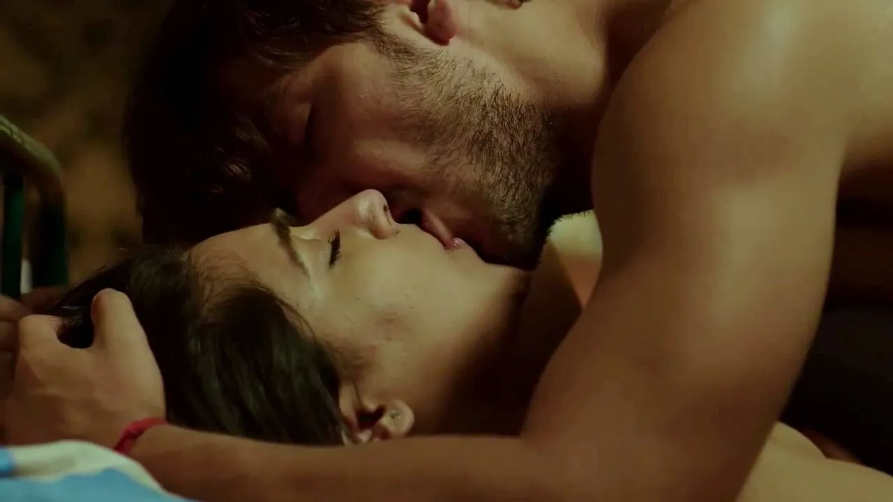 Indian Cum-Queen Shiny Dixit bed-rocking sex in xxx web series