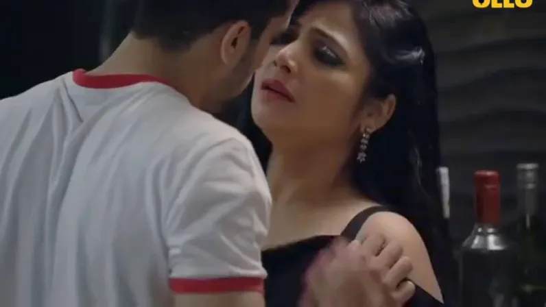 Sexy Indian milf Rajsi Verma’s hot sex scene with daughter’s bf