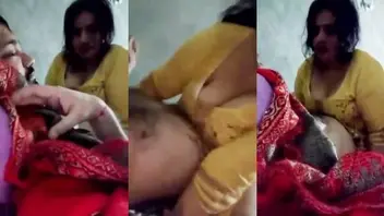 Horny Pakistani bhabhi cleavage show and riding dick