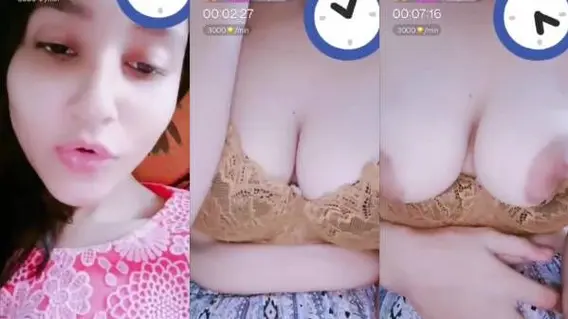 Bangladeshi influencer girl showing boobs & big nipples on live